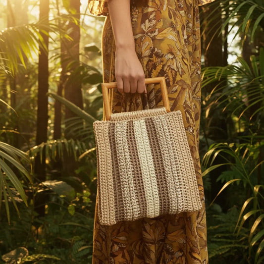 Catarina Mina Dengo Crochet Handbag